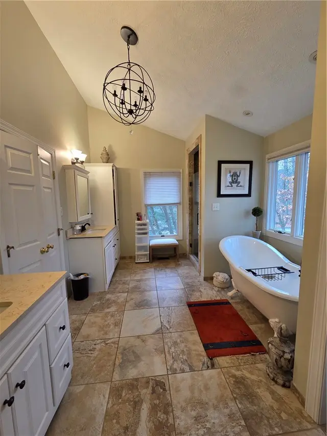 2001 Buckingham Dr gallery image 33