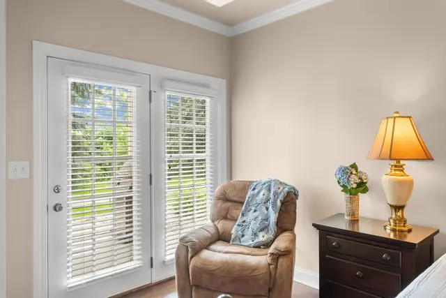 201 Adams Pointe Blvd 10 gallery image 3