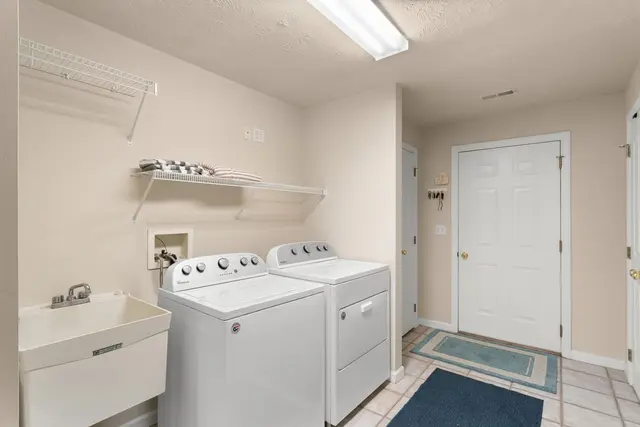 201 Adams Pointe Blvd 10 gallery image 5