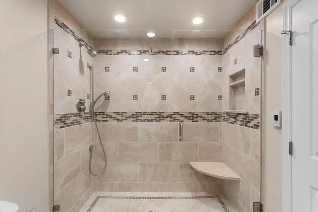 201 Adams Pointe Blvd 10 gallery image 9