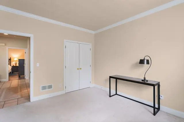 201 Adams Pointe Blvd 10 gallery image 14