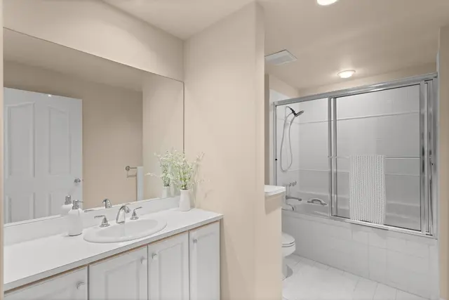 201 Adams Pointe Blvd 10 gallery image 15