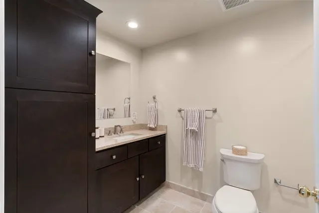 201 Adams Pointe Blvd 10 gallery image 17