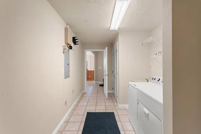 201 Adams Pointe Blvd 10 gallery image 18
