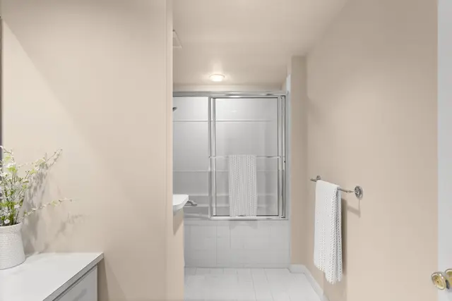 201 Adams Pointe Blvd 10 gallery image 19