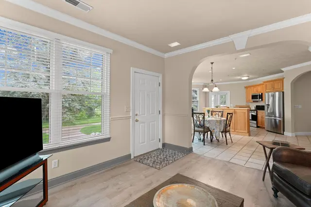 201 Adams Pointe Blvd 10 gallery image 33