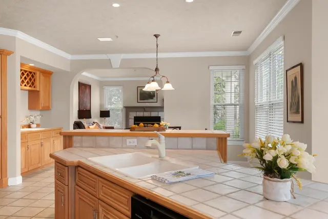 201 Adams Pointe Blvd 10 gallery image 34