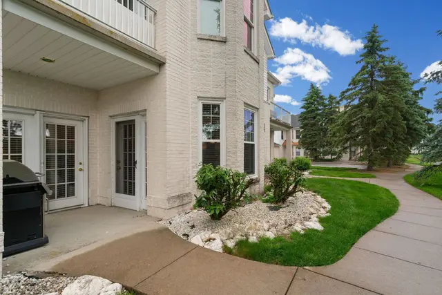 201 Adams Pointe Blvd 10 gallery image 39