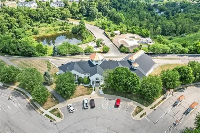 201 Adams Pointe Blvd 4 gallery image 20