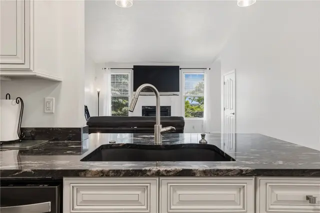 201 Adams Pointe Blvd 4 gallery image 23