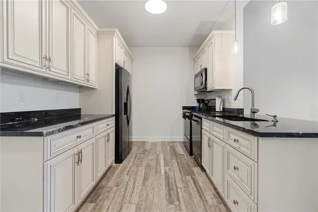 201 Adams Pointe Blvd 4 gallery image 26