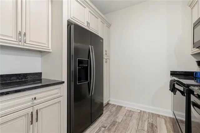 201 Adams Pointe Blvd 4 gallery image 31