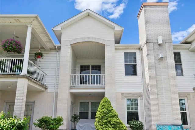201 Adams Pointe Blvd 4