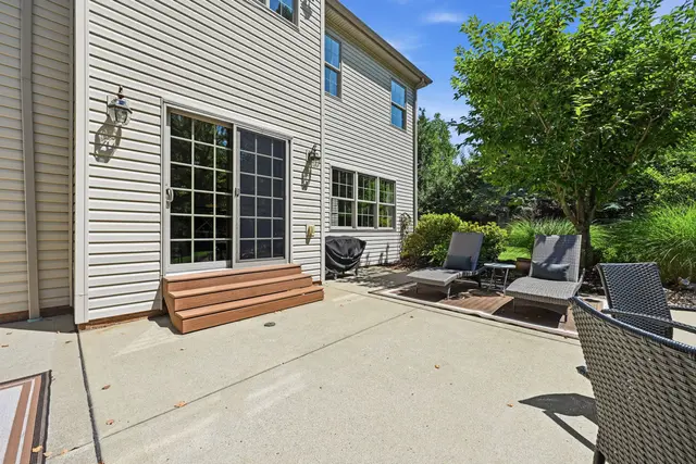 201 Crawford Court gallery image 15