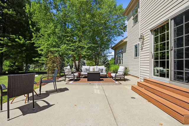 201 Crawford Court gallery image 16
