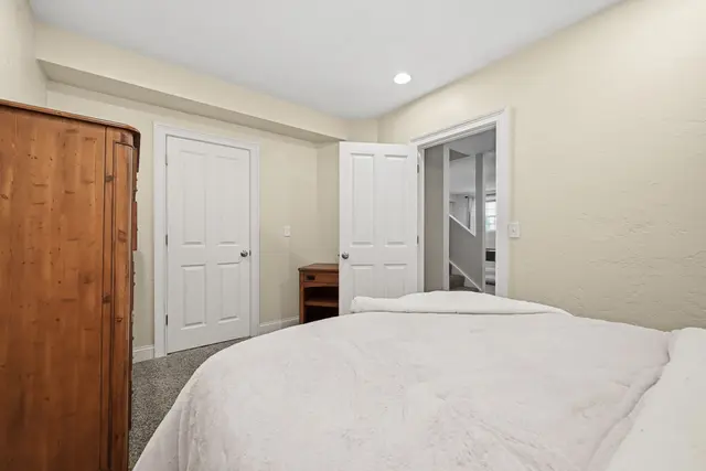 201 Crawford Court gallery image 22