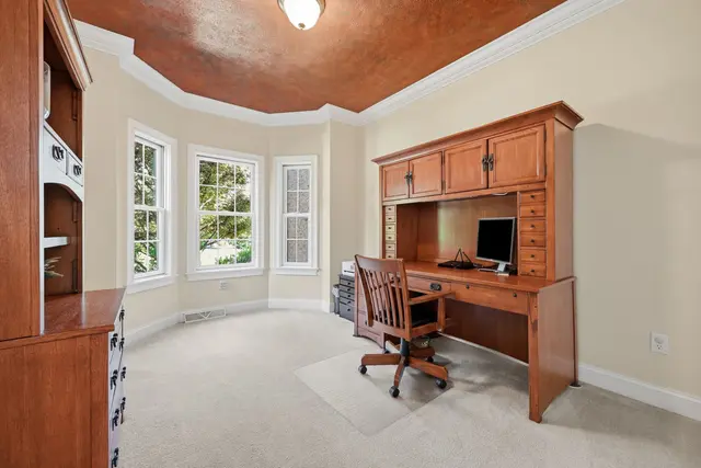 201 Crawford Court gallery image 23