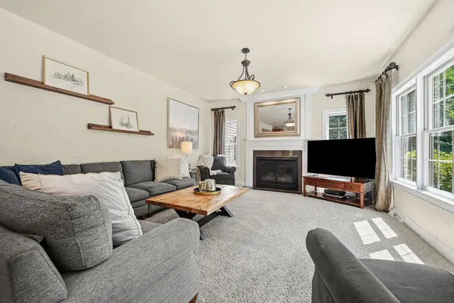 201 Crawford Court gallery image 25