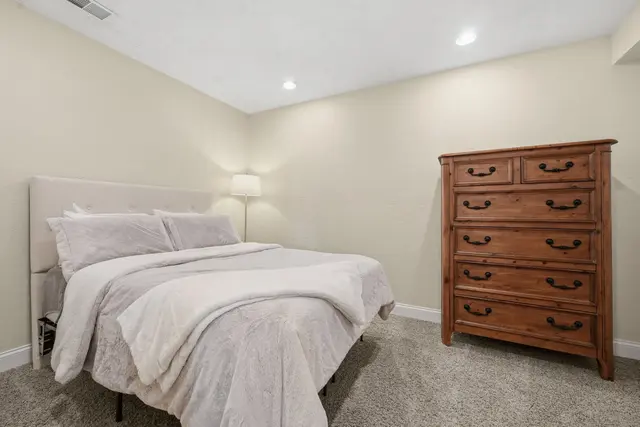 201 Crawford Court gallery image 33