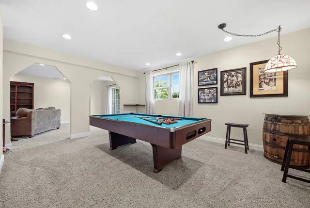 201 Crawford Court gallery image 38