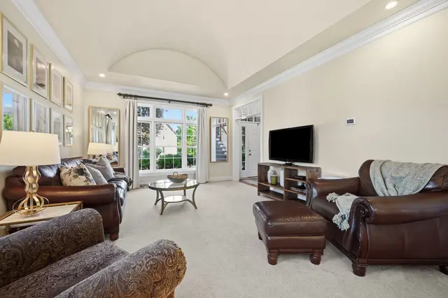 201 Crawford Court gallery image 41