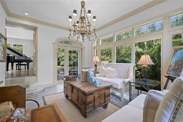 201 Creek Drive gallery image 3