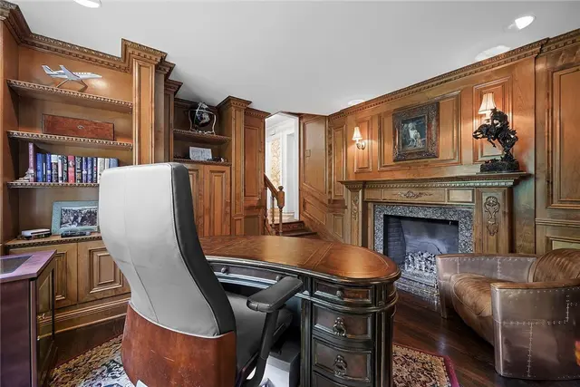 201 Creek Drive gallery image 5