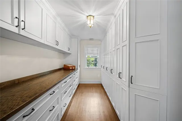 201 Creek Drive gallery image 9
