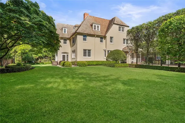 201 Creek Drive gallery image 14