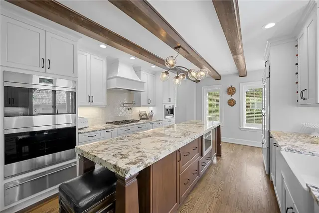 201 Creek Drive gallery image 16
