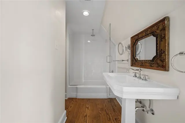201 Creek Drive gallery image 22