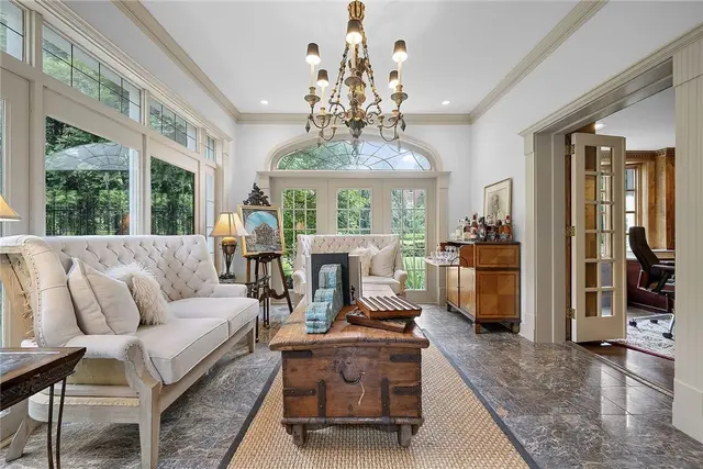 201 Creek Drive gallery image 23