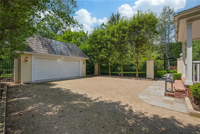 201 Creek Drive gallery image 30