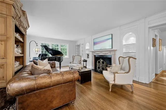 201 Creek Drive gallery image 32