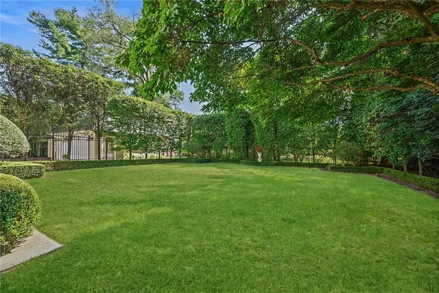 201 Creek Drive gallery image 36
