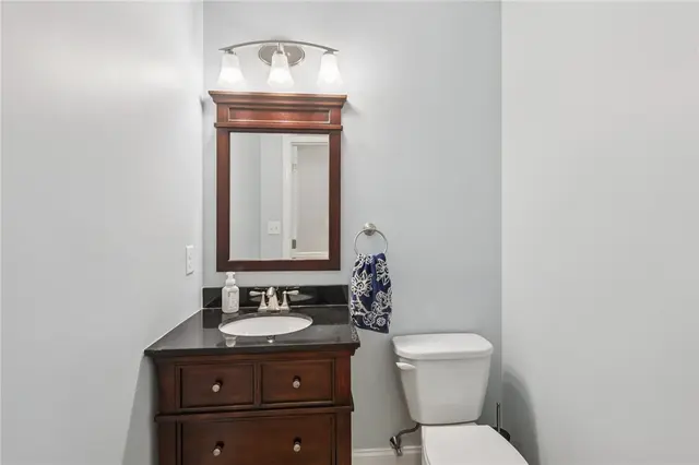 201 Emerson Pines Dr gallery image 15