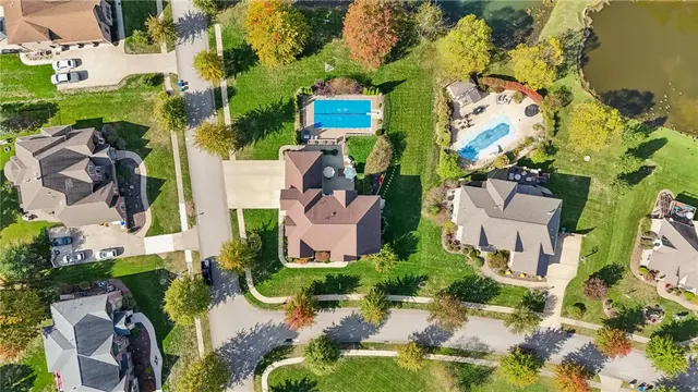 201 Emerson Pines Dr gallery image 20