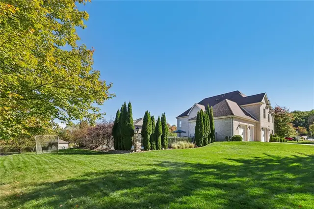 201 Emerson Pines Dr gallery image 32