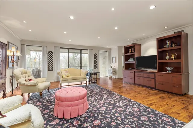 201 Grant 405 405 gallery image 21