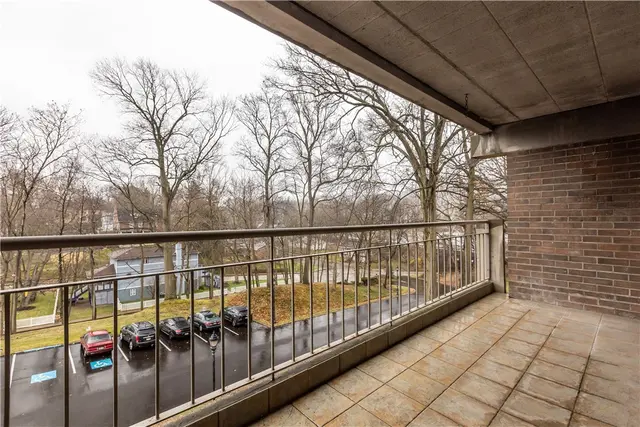 201 Grant 405 405 gallery image 24