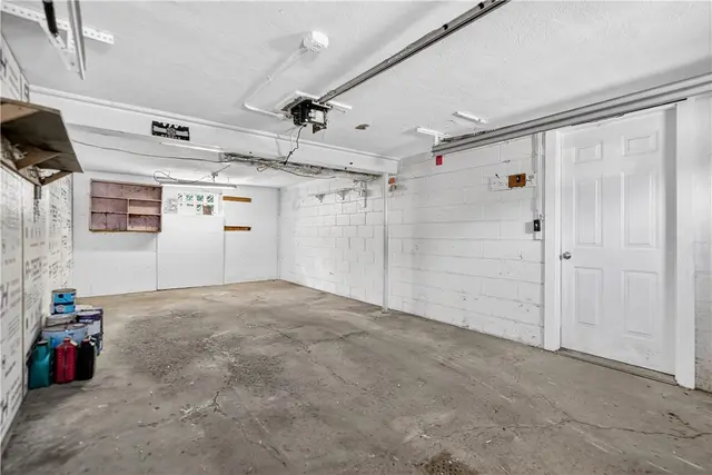201 Grant Ave gallery image 8