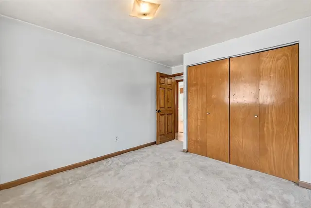 201 Grant Ave gallery image 17