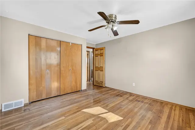 201 Grant Ave gallery image 18
