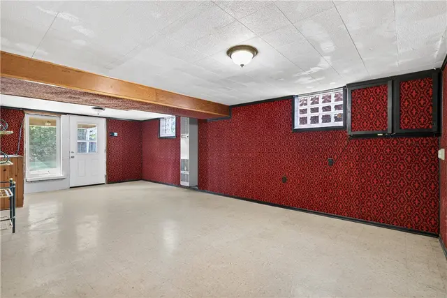 201 Grant Ave gallery image 28
