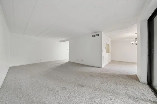201 Grant St 108 gallery image 5