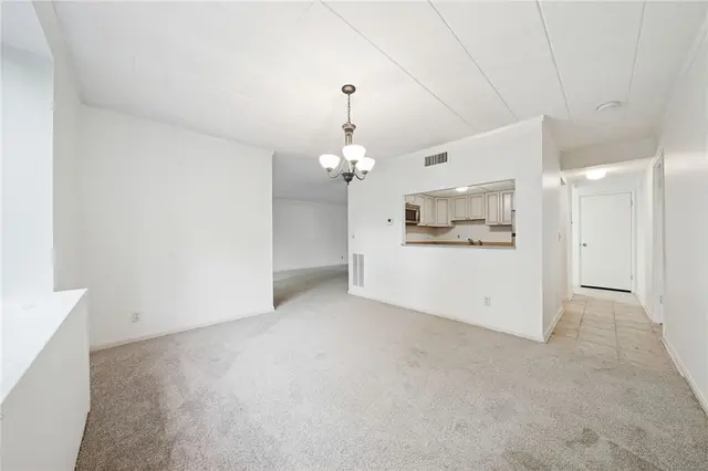 201 Grant St 108 gallery image 7