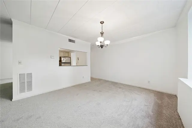 201 Grant St 108 gallery image 8