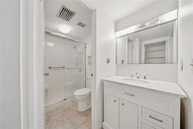 201 Grant St 108 gallery image 17