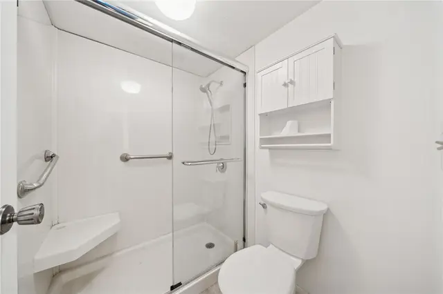 201 Grant St 108 gallery image 18