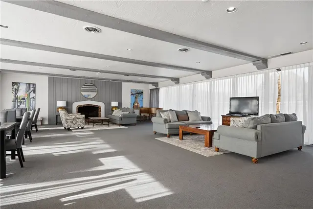 201 Grant St 108 gallery image 25